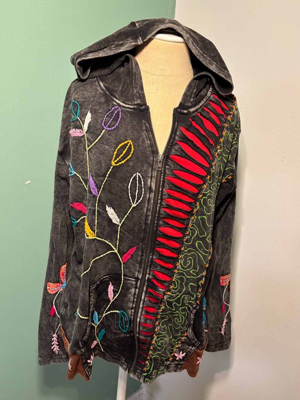 Vintage 1990’s Boho Embroidered Appliqué Black Hoodie Jacket with Red Accents